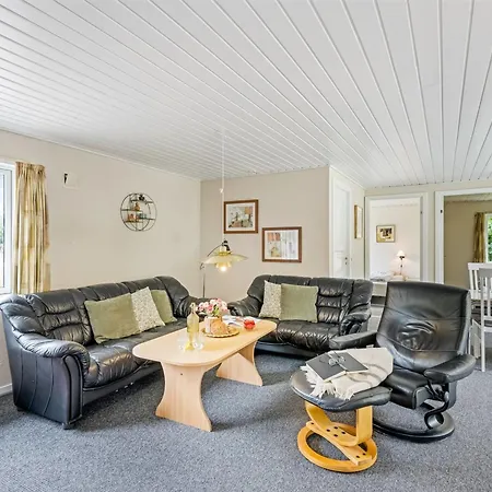 Holiday home Ljiljana - 2km From The Sea By Interhome